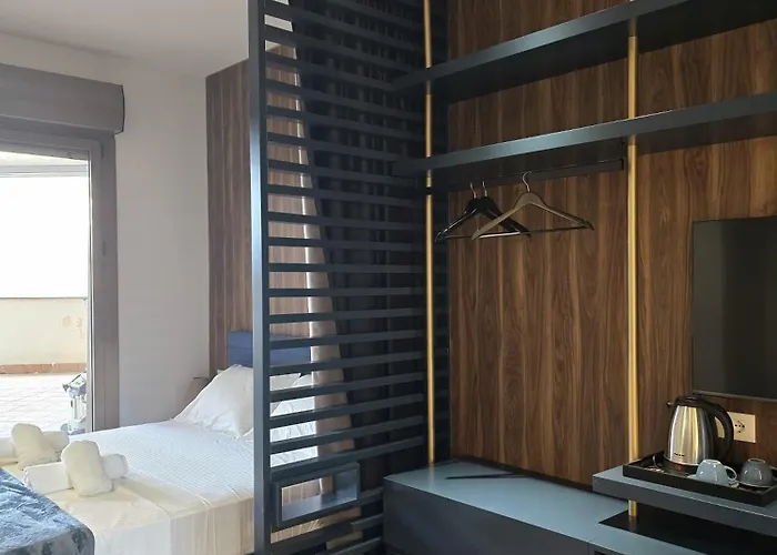 Sols Center * 地拉那